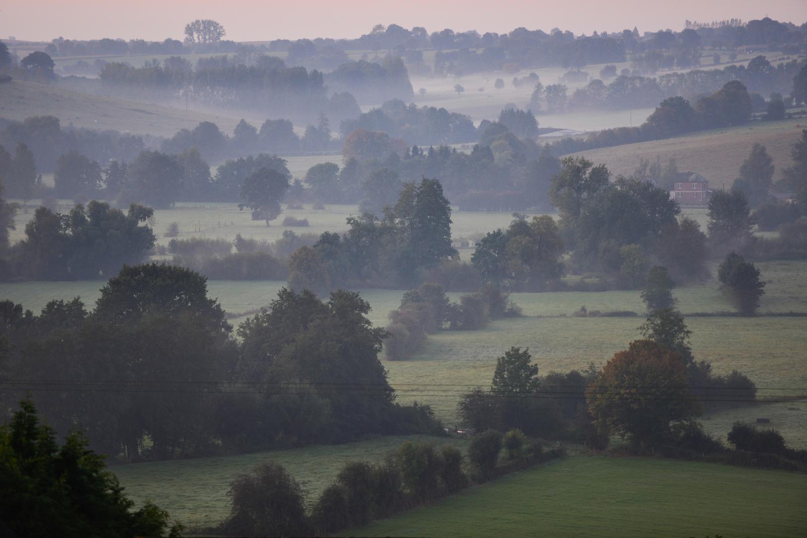 Thiérache : brume sur le bocage de la vallée de l'Oise