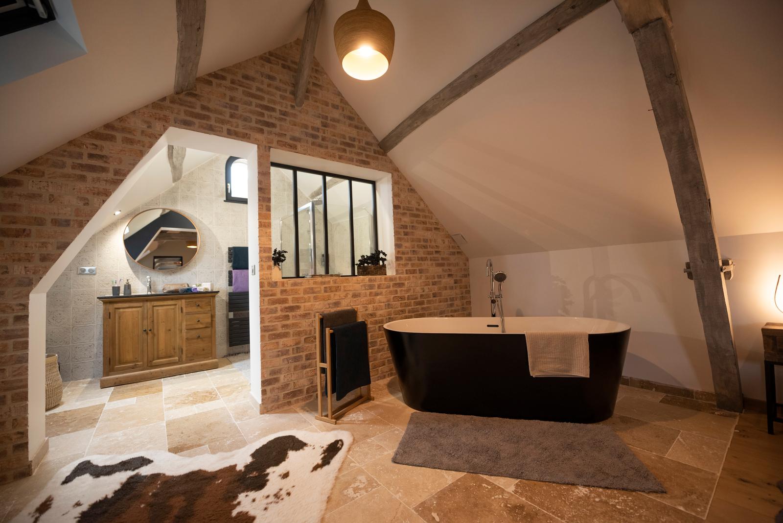 Lacroix-Saint-Ouen : gîte La Charmeraie 61