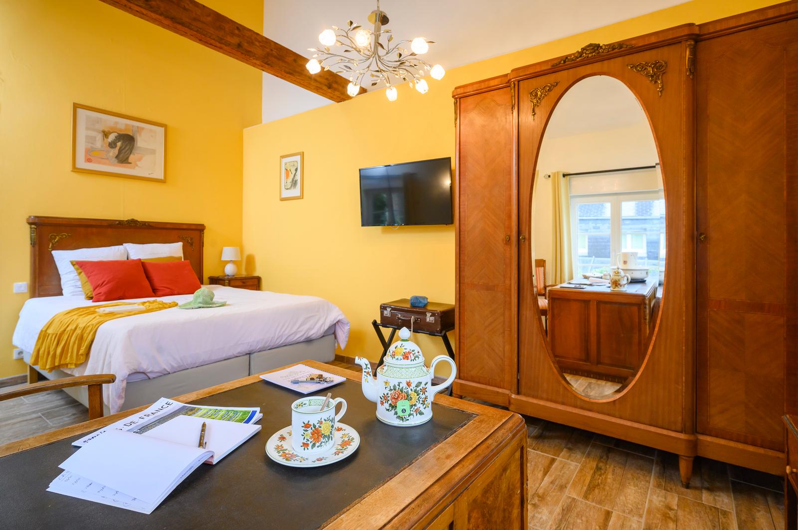 Rozoy-sur-Serre : chambre d'hôtes Au Chapitre 28