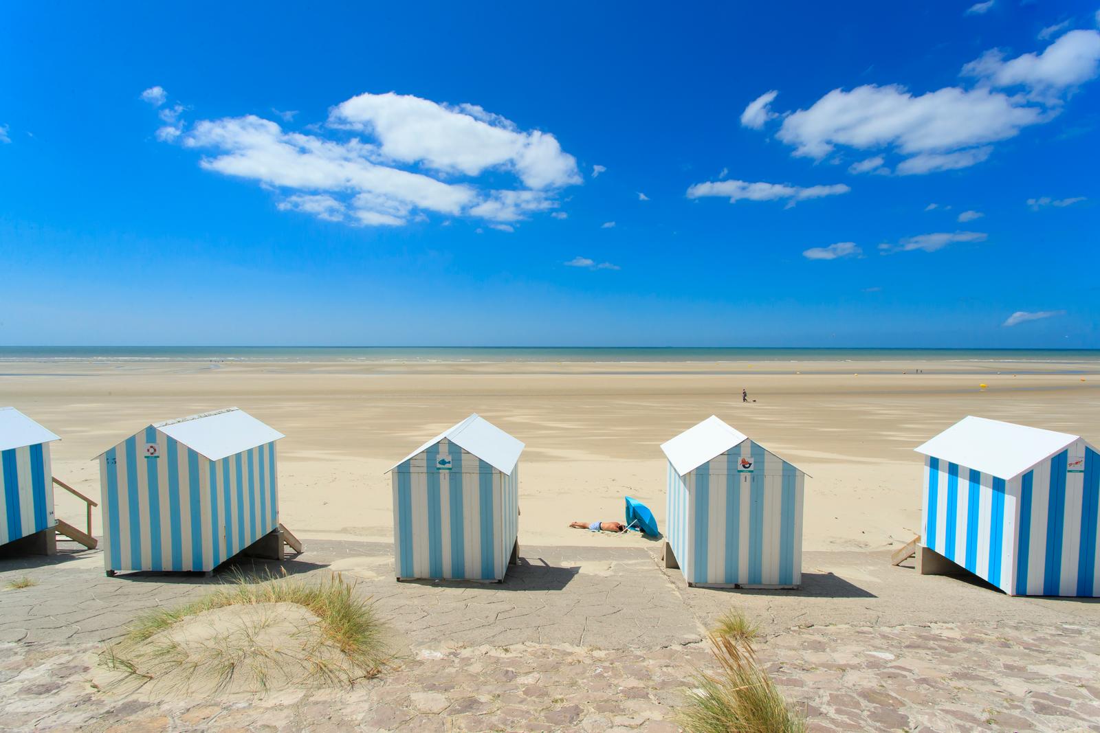 Hardelot : cabines de plage en été
