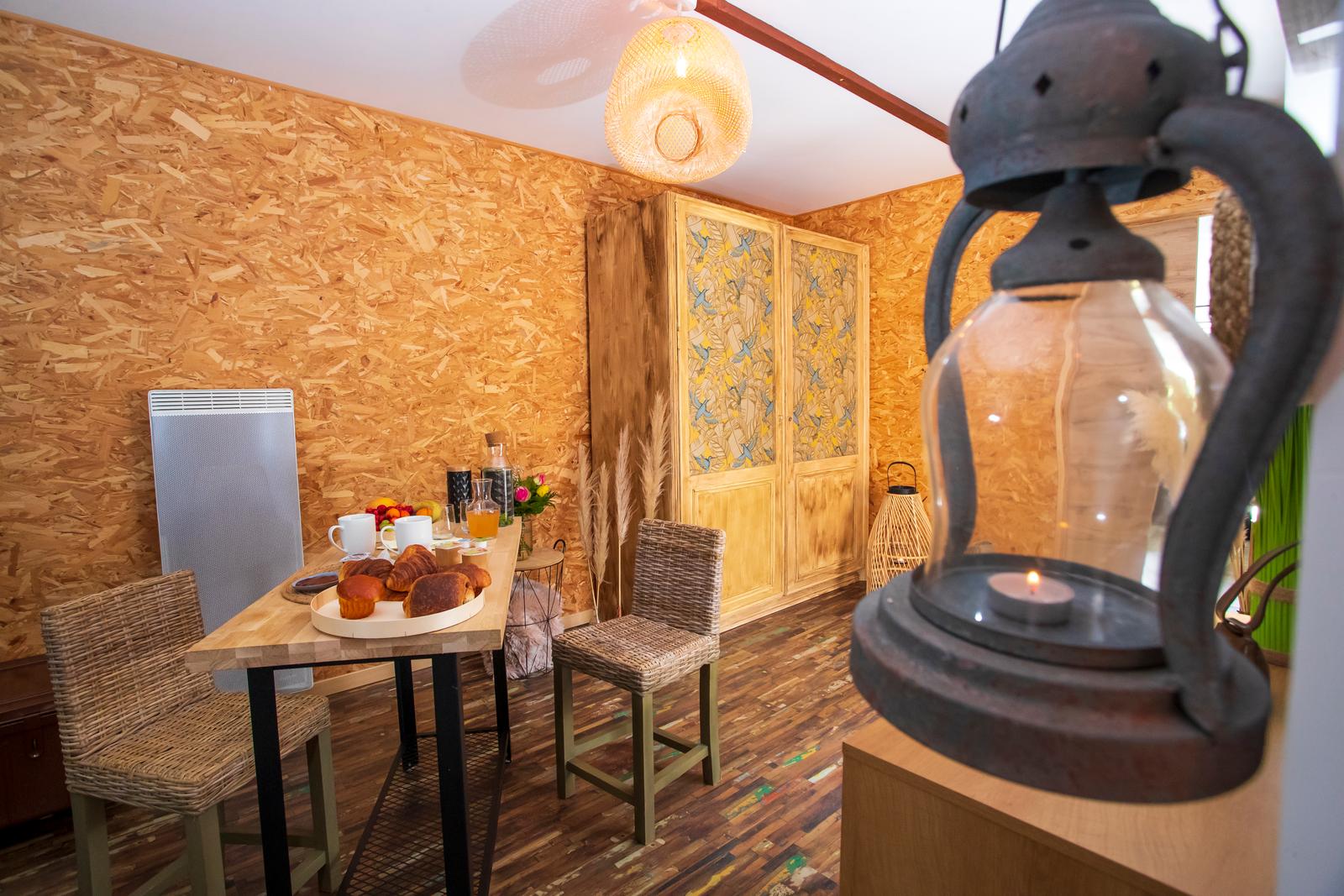 Quesnoy-le-Montant : gîte Le Bohème et Spa, petit-déjeuner 03