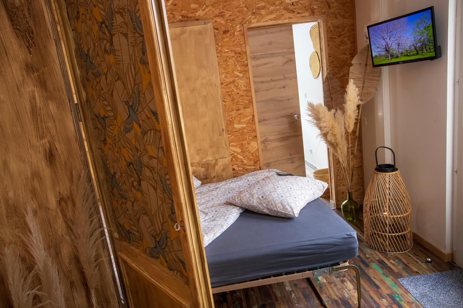Quesnoy-le-Montant : gîte Le Bohème et Spa, la chambre 02