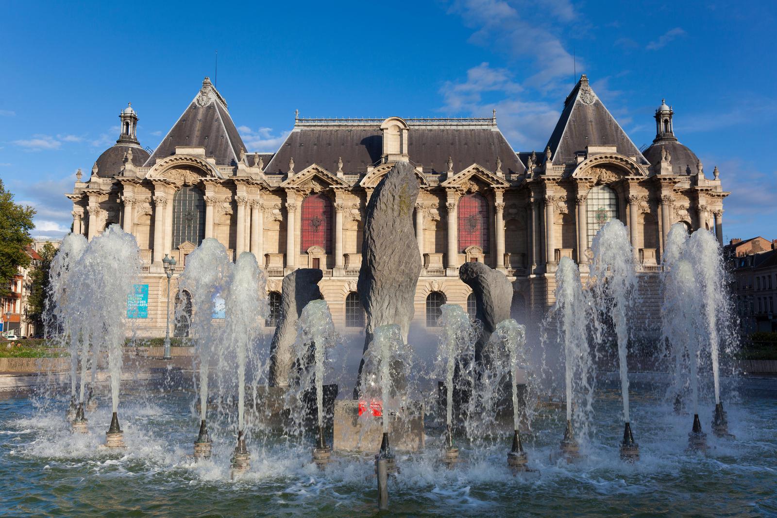 Lille : fontaine devant le palais des Beaux-Arts _ EC2EBX