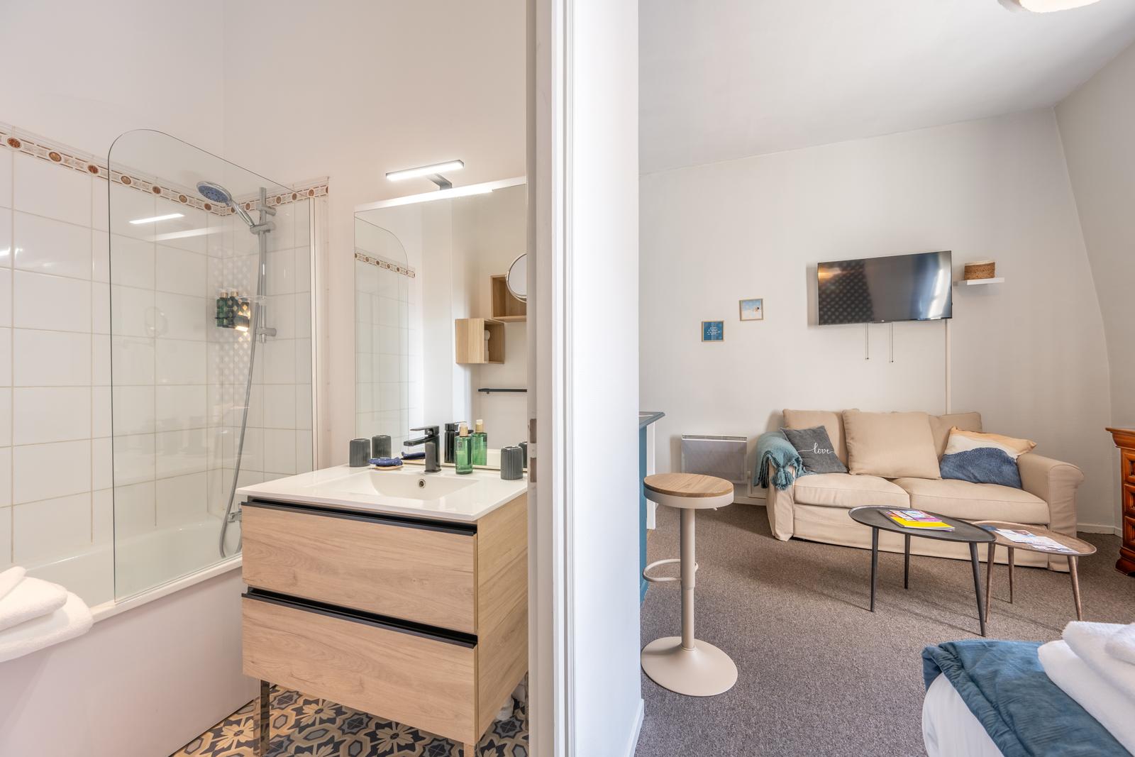 Béthune : salle de bain d'une chambre d'hôtes de la Maison Renard 03