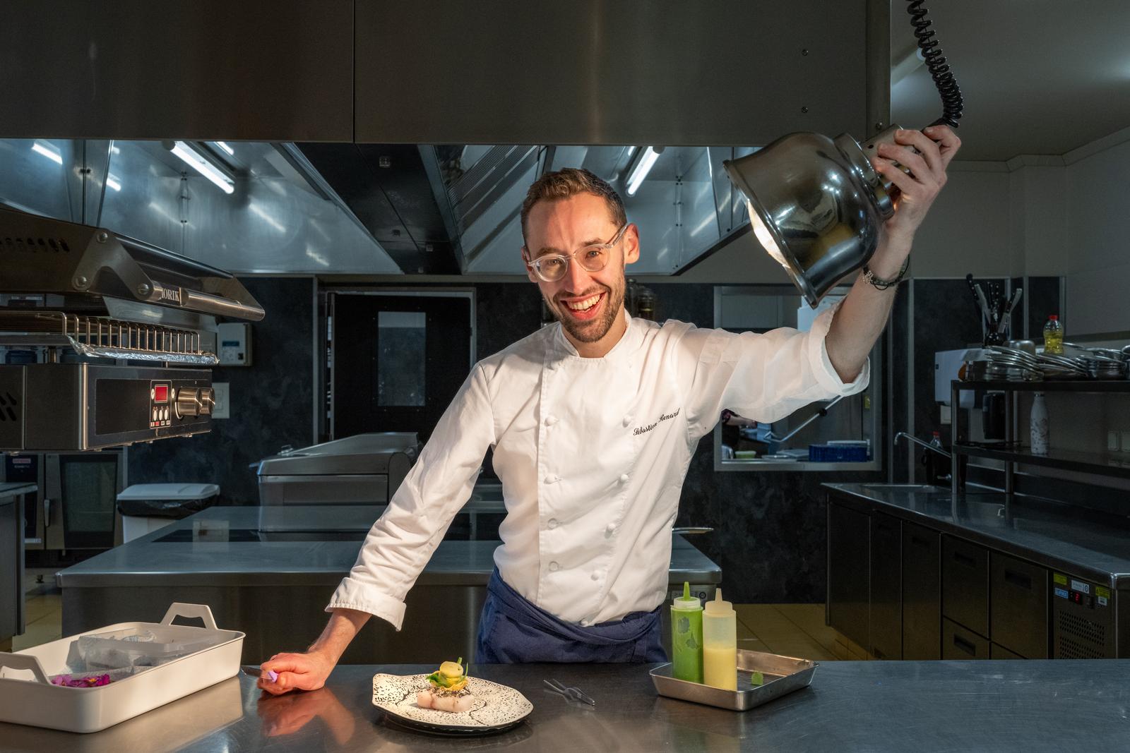 Béthune : le chef Sébastien Renard en cuisine
