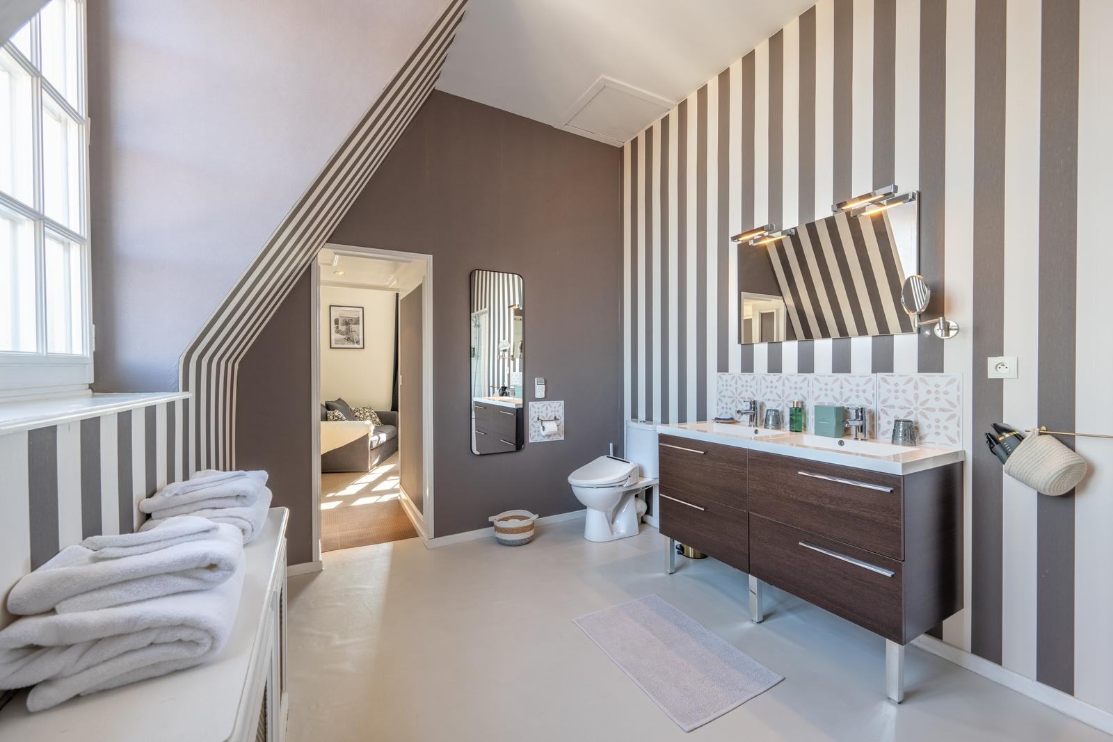 Béthune : salle de bain d'une chambre d'hôtes de la Maison Renard 02