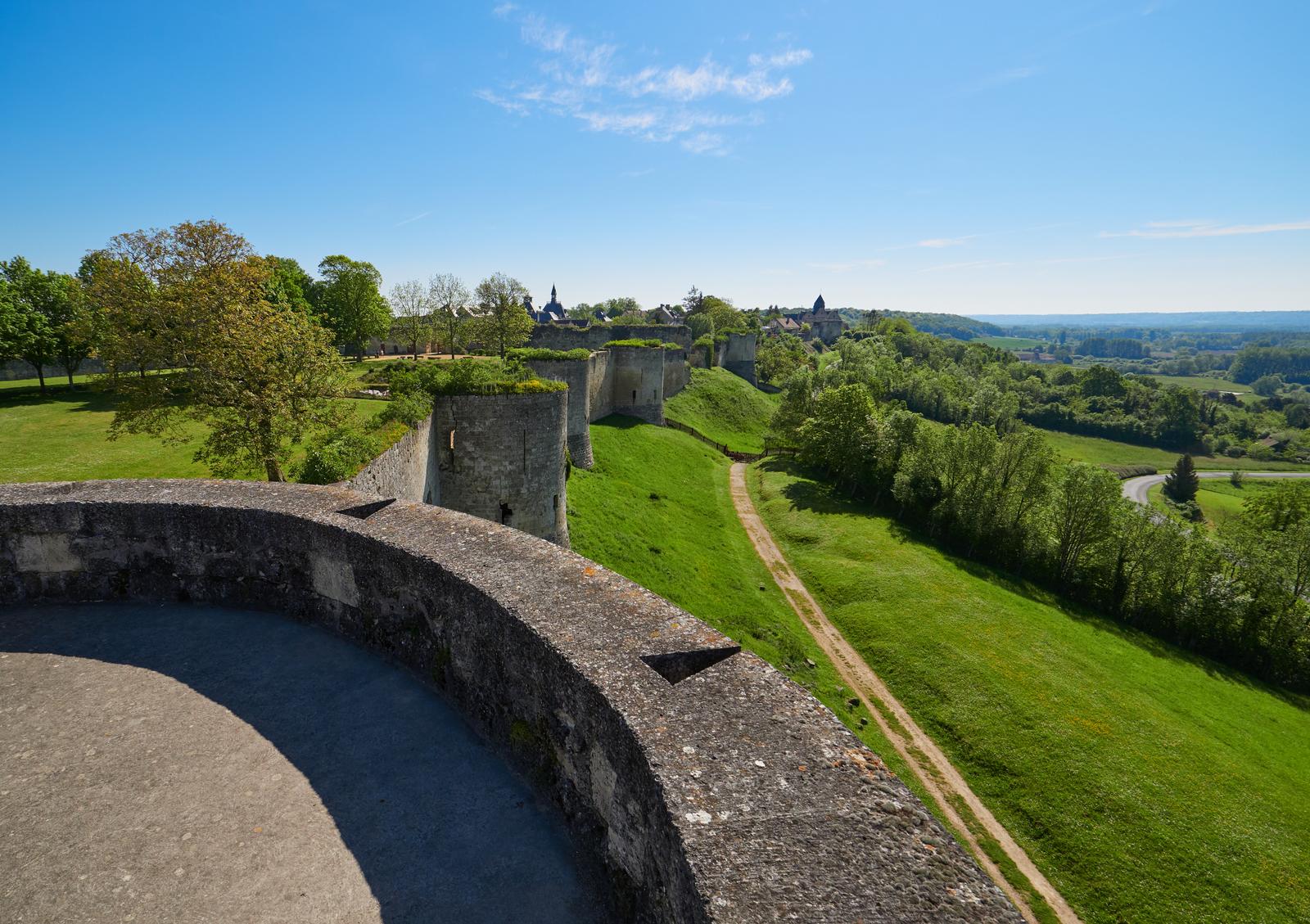 Coucy-le-Château-Auffrique : le château 08