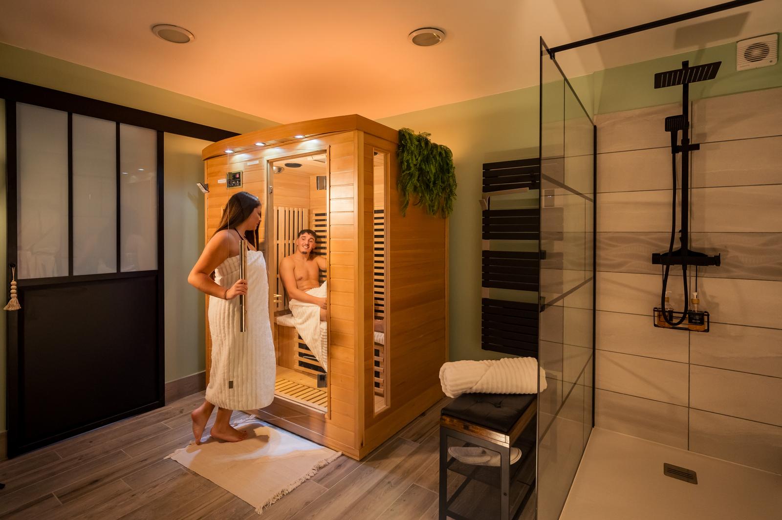 Arsy : l'Espace d'un Instant, couple dans le sauna 02