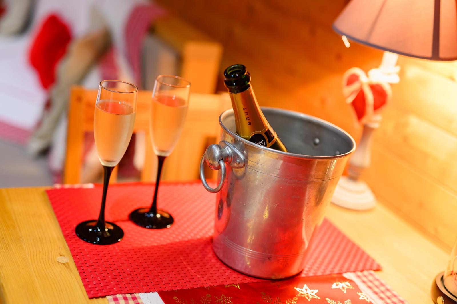 Blaincourt-les-Précy : la Roulotte Romantique, champagne 01