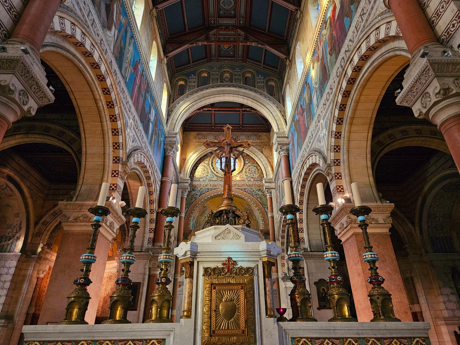 Albert : basilique Notre-Dame de Brebières 07