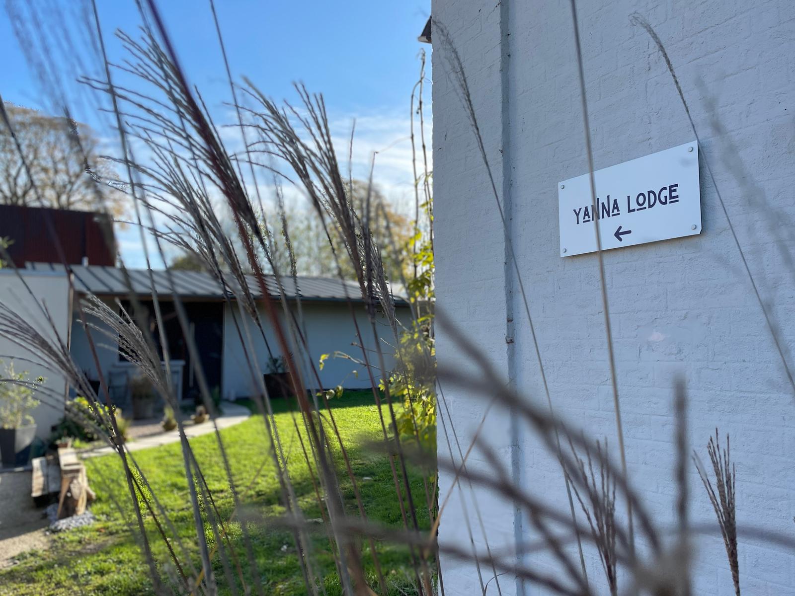 Arrest : Yanna Lodge  01