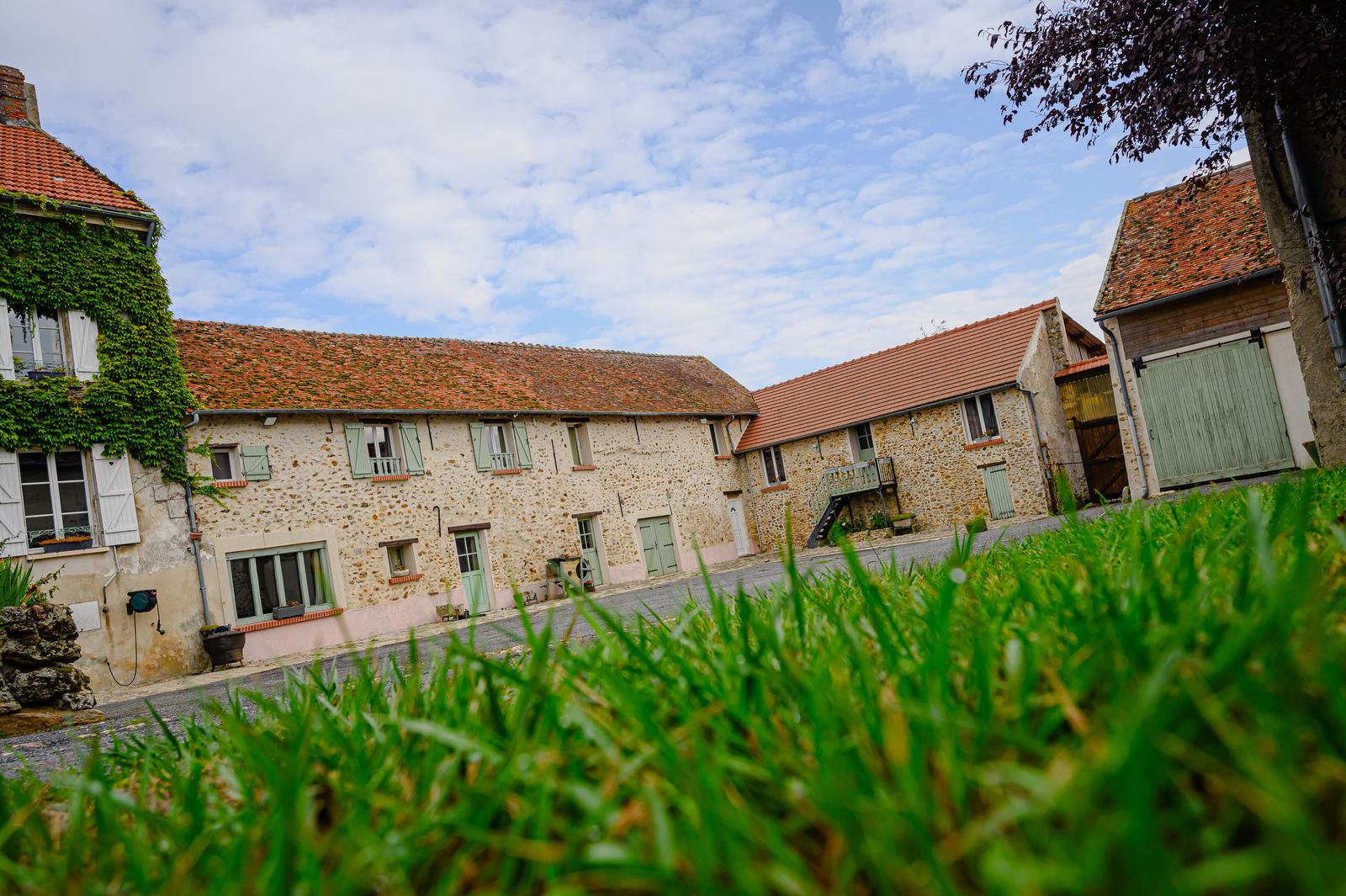 Marigny-en-Orxois : la ferme d'Issonges 01