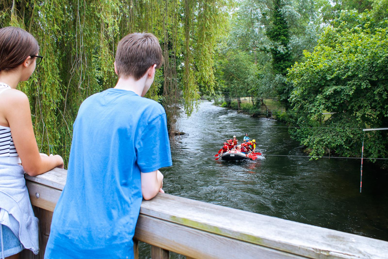 Picquigny : La Vieille Somme servant de parcours pour le rafting