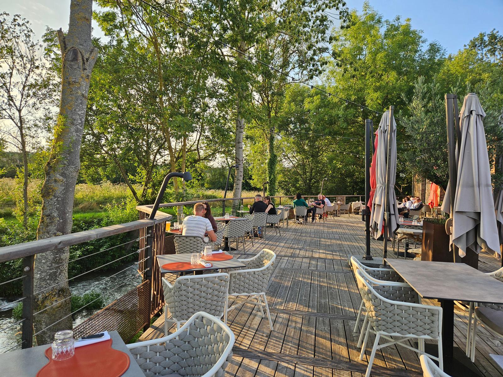 Ailly-sur-Noye : restaurant Le Moulin des Ecrevisses 02