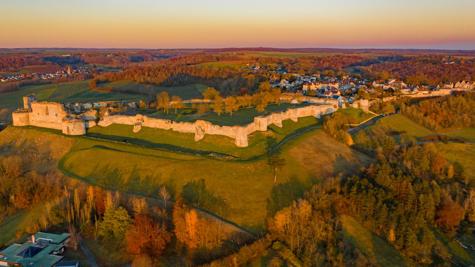 Coucy-le-Château 02