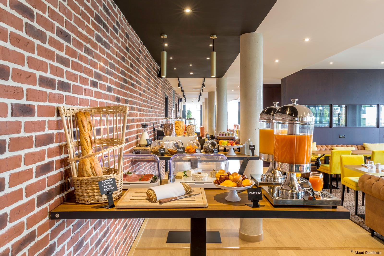 Margny-les-Compiègne : T'Aim Hôtel - petit-déjeuner  07