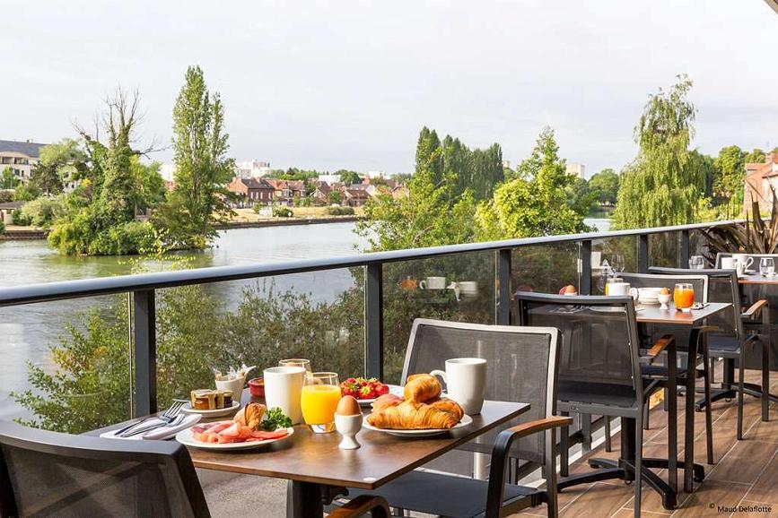 Margny-les-Compiègne : T'Aim Hôtel  16