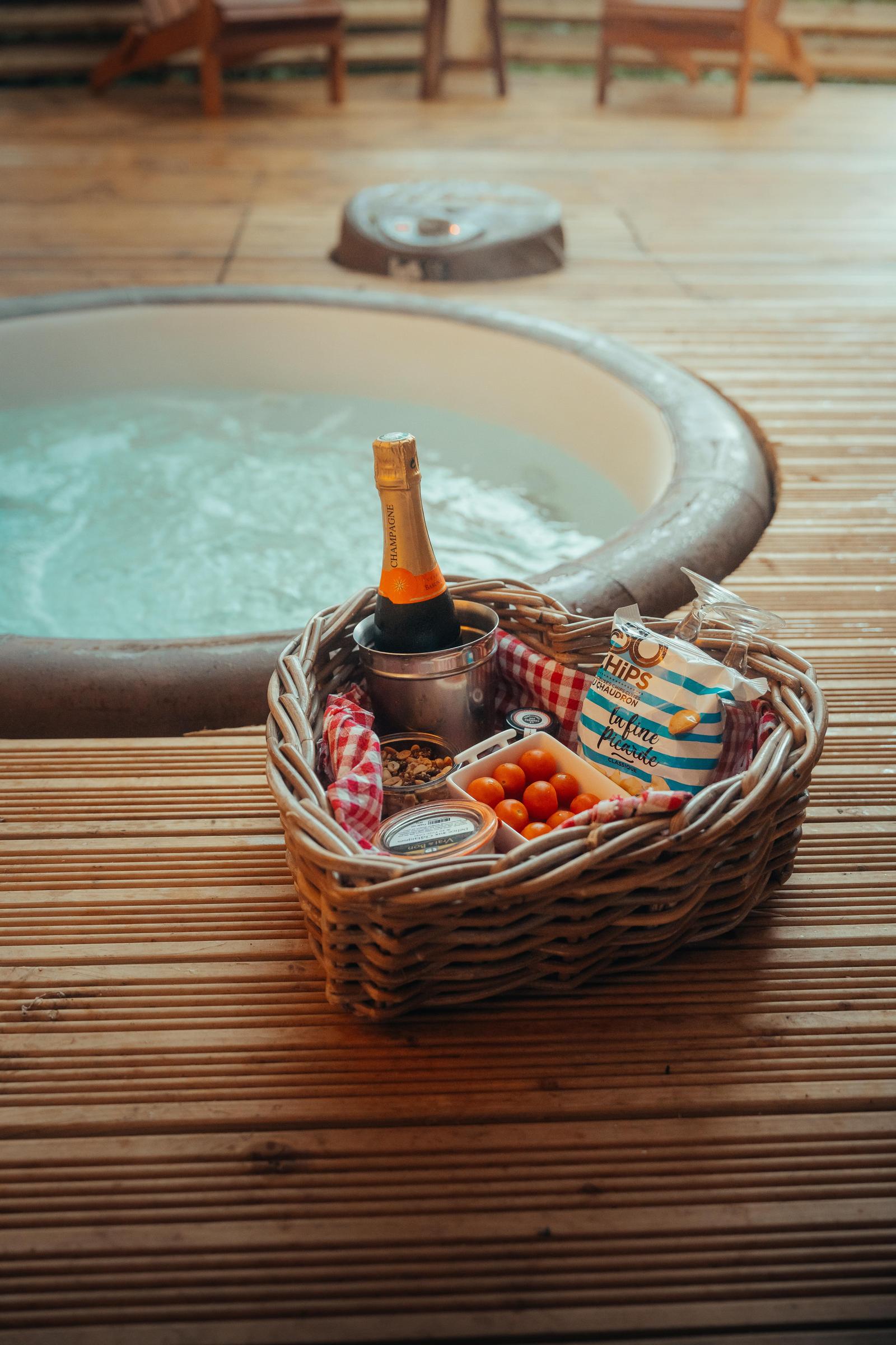 Rosoy-en-Multien : Cabane Spa Bonheur (le Bois de Rosoy)  02