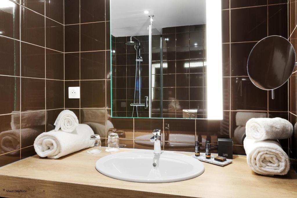 Margny-les-Compiègne : T'Aim Hôtel  02
