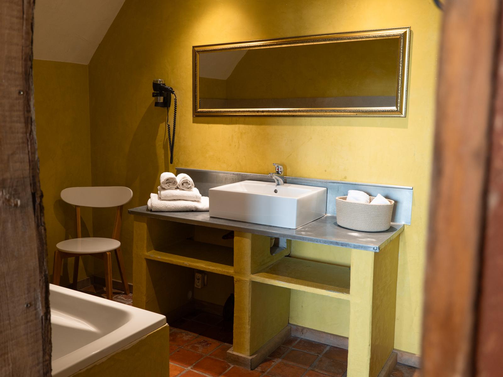 Wierre-Effroy : Ecodomaine le Verin - salle de bain