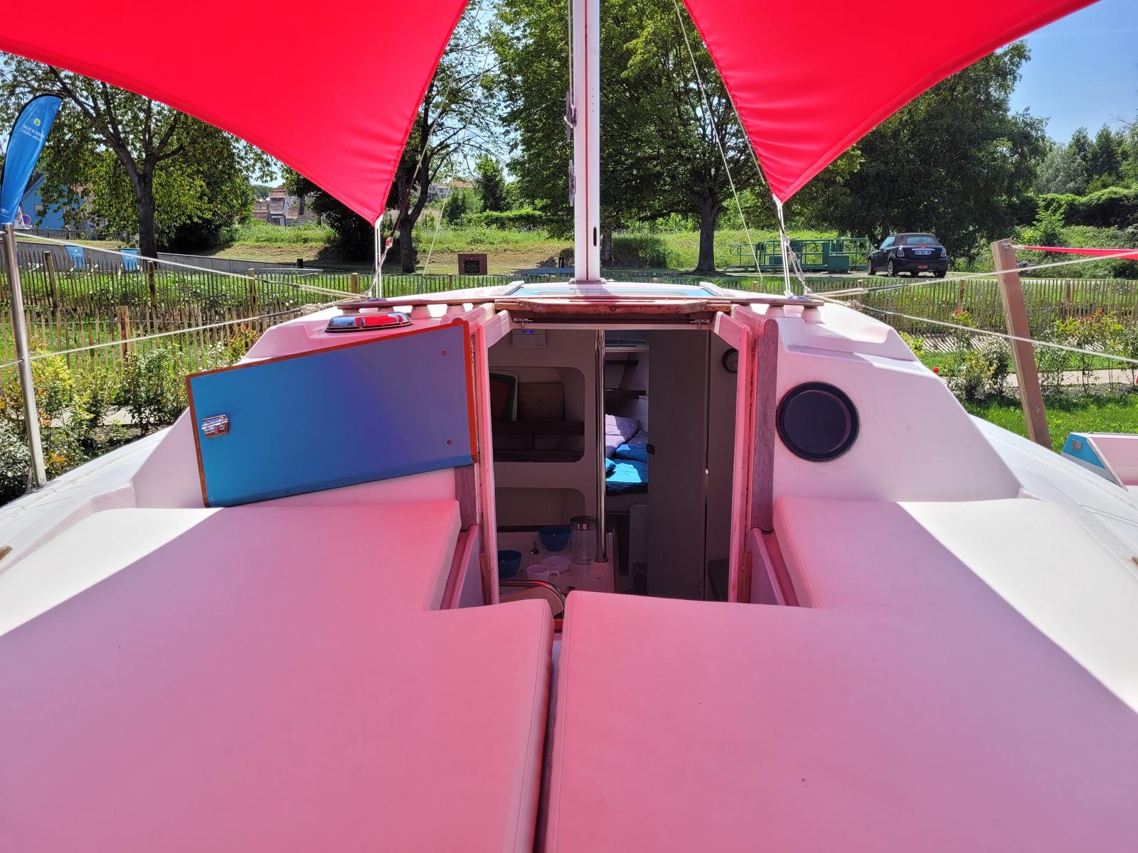 Picquigny : Logement insolite Bateau Jules 24