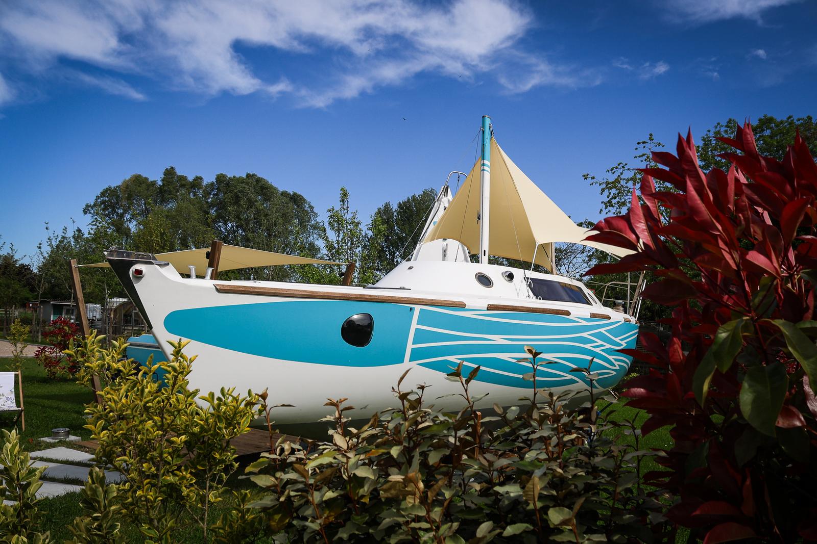 Picquigny : Logement insolite Bateau Jules 27
