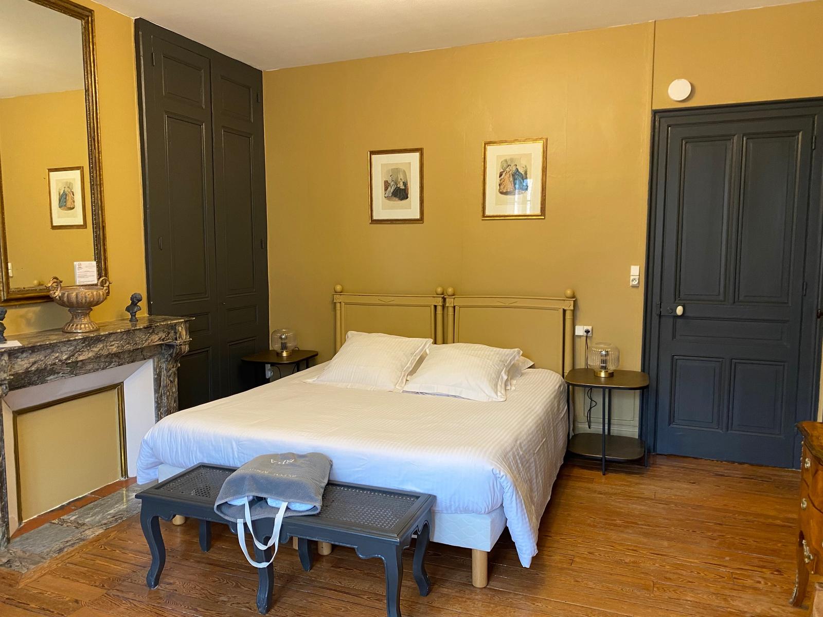 Omiécourt - Château d'Omiécourt : chambre cuir d'Havanecuir dhavane 1