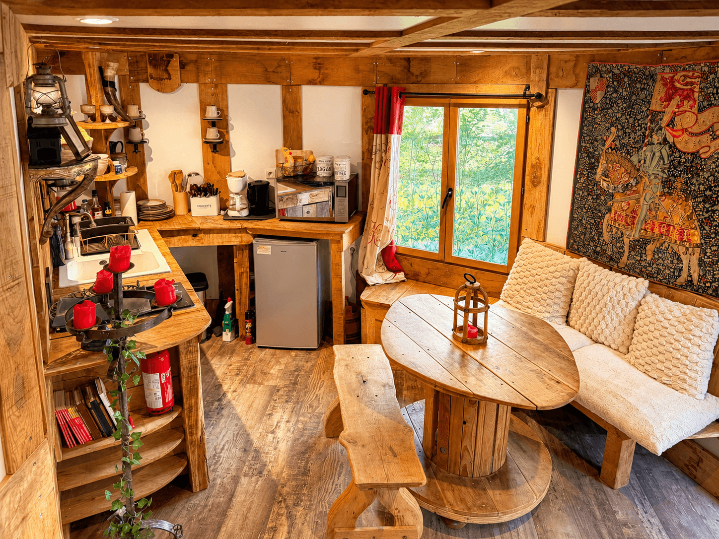 -Tour médiévale - Camping Coeur de la Forêt Pierrefonds -8