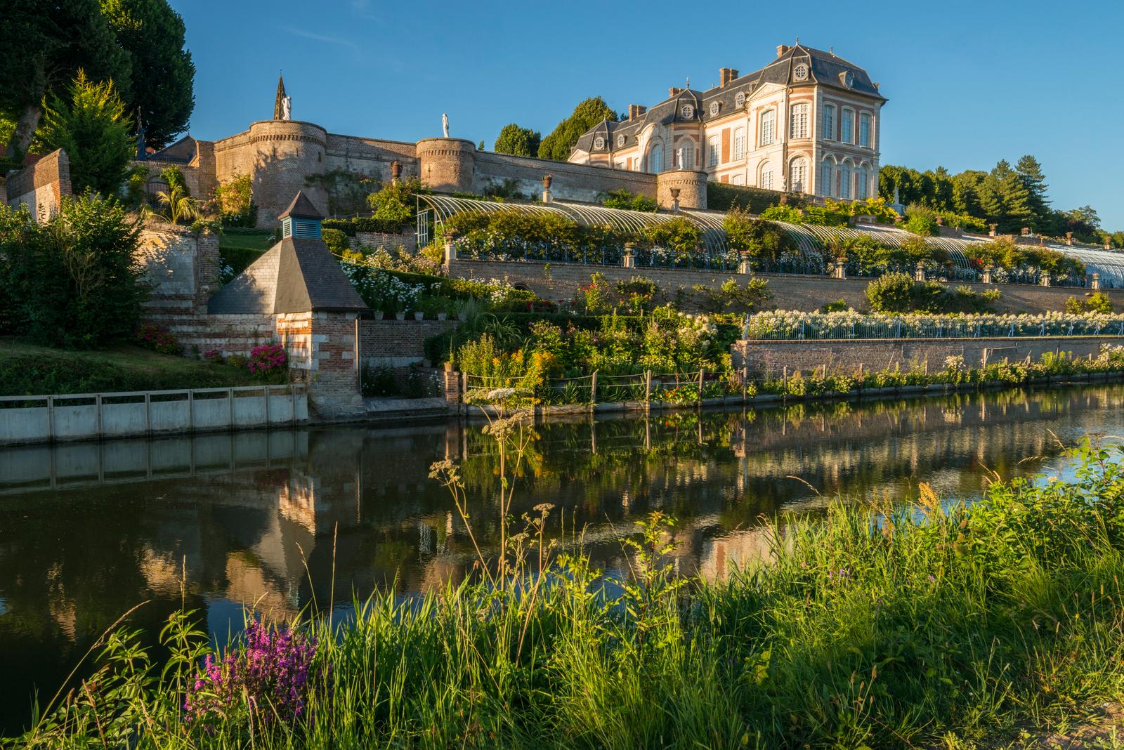 Long : château et roseraie