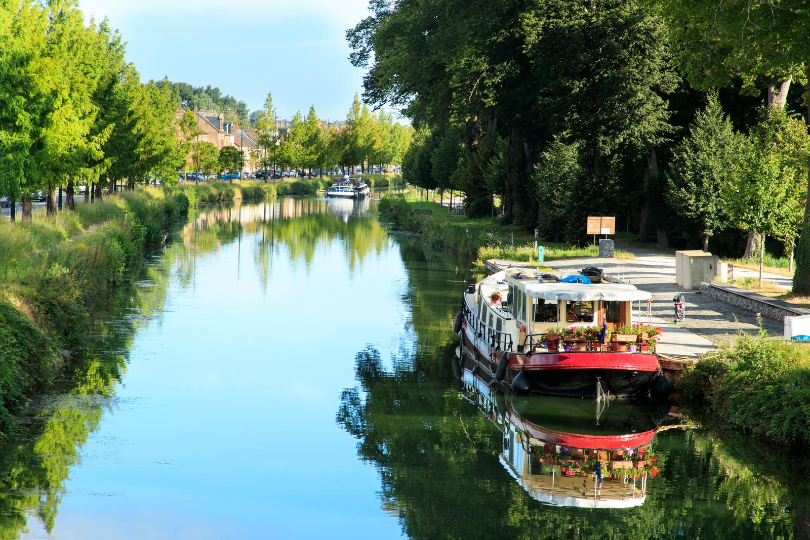 Abbeville : bateaux sur le canal de la Somme