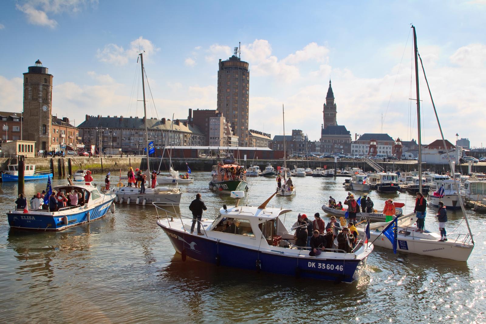 Dunkerque : bateaux dans le port