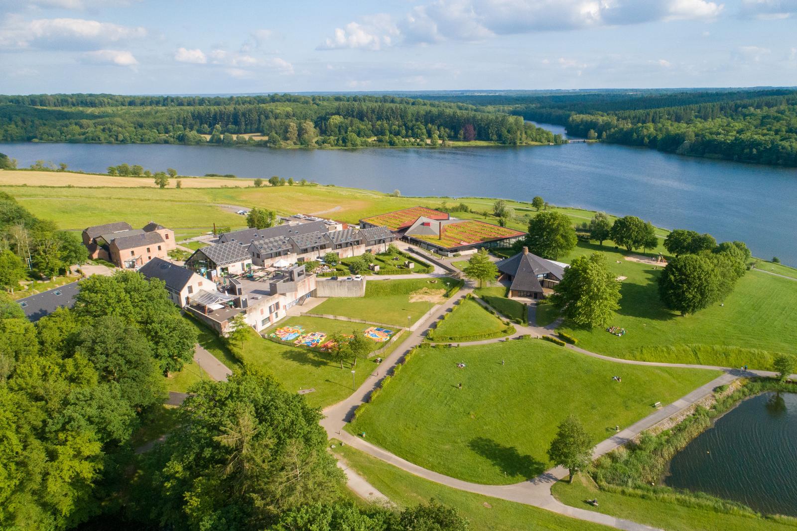 Eppe-Sauvage : station touristique du Valjoly, vue aérienne 01