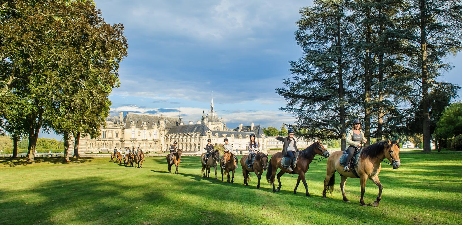 Chantilly : randonnée équestre en Henson dans le parc du château