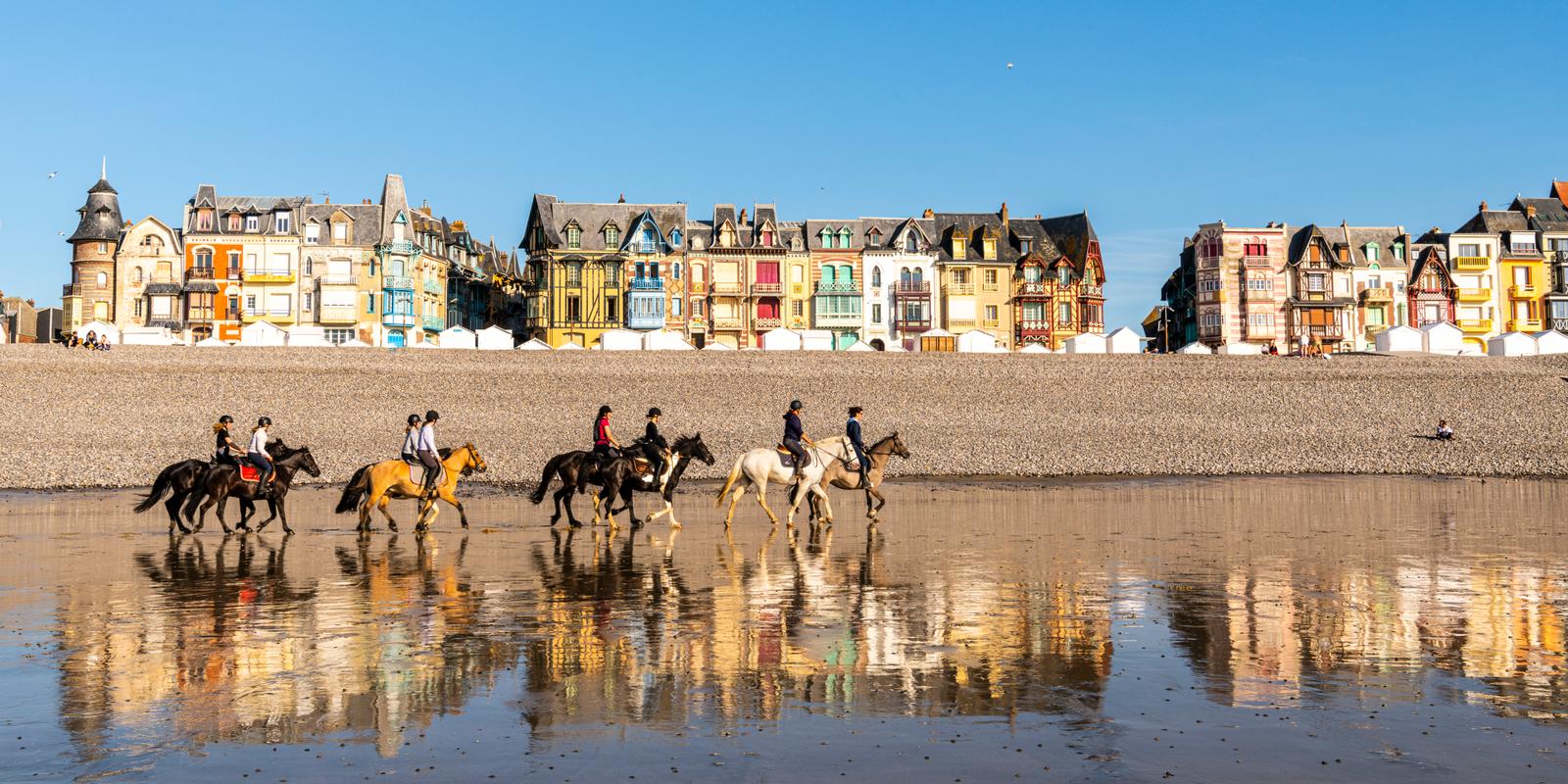 Mers-les-Bains : cavaliers sur la plage