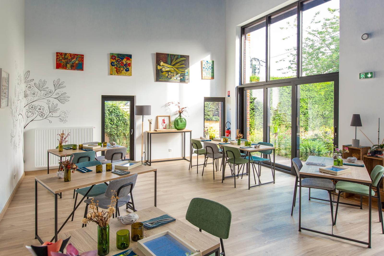 Sains-du-Nord : maison d'hôtes Aubépine - salle du micro-restaurant