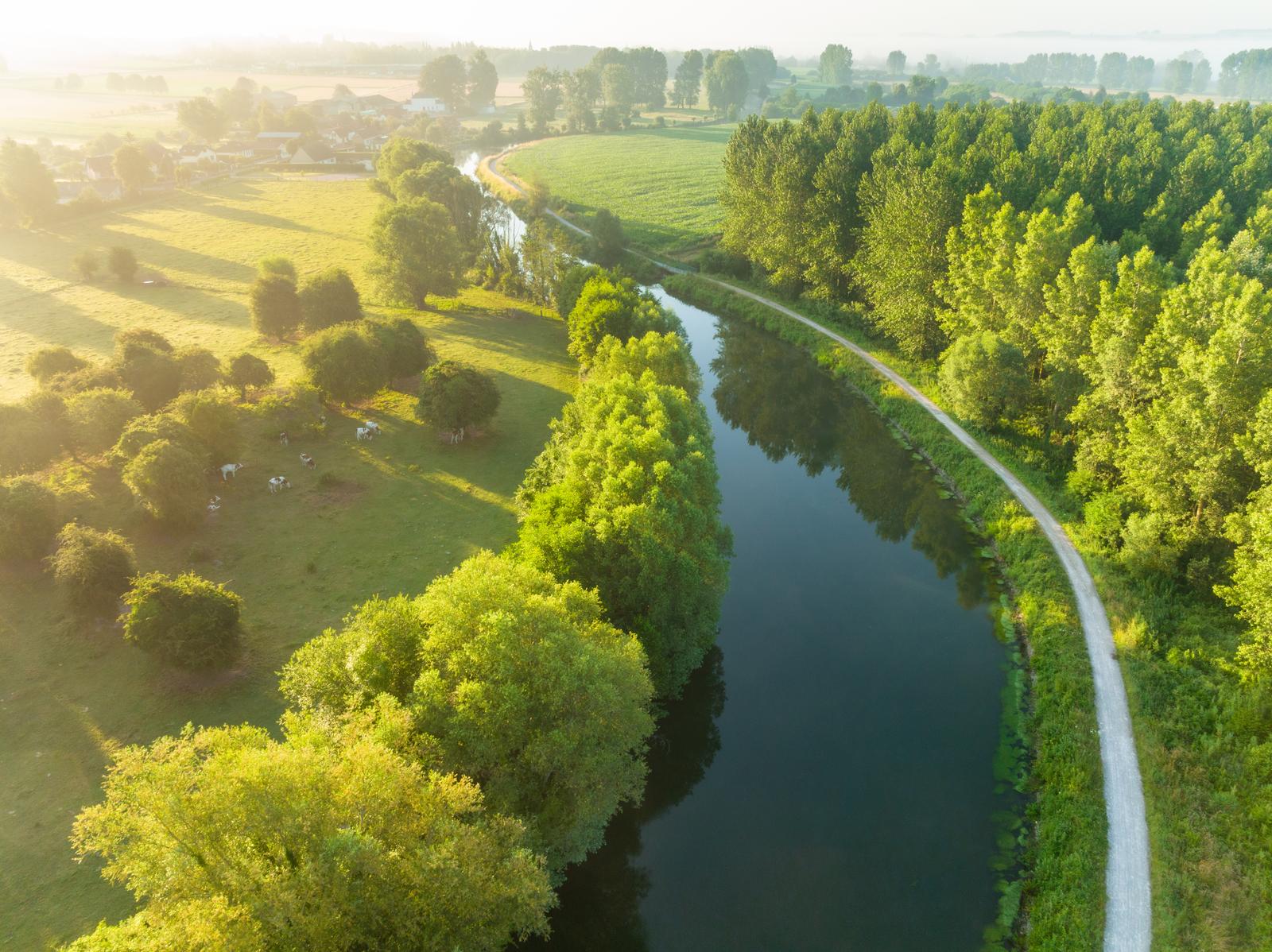 Eaucourt-sur-Somme : vue aérienne de la vallée