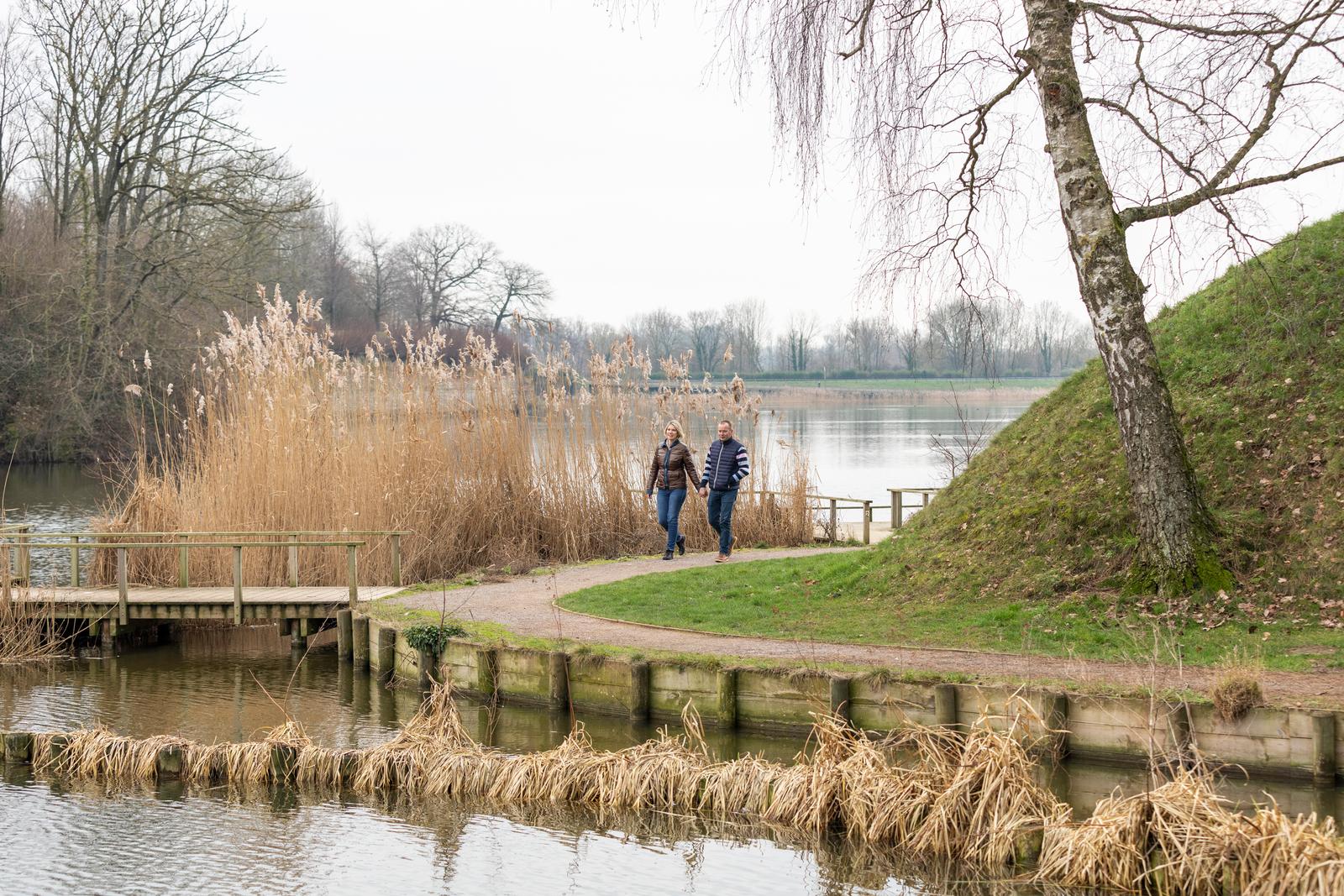 Le Quesnoy : couple en promenade 06