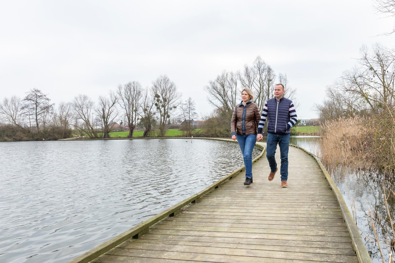 Le Quesnoy : couple en promenade 01