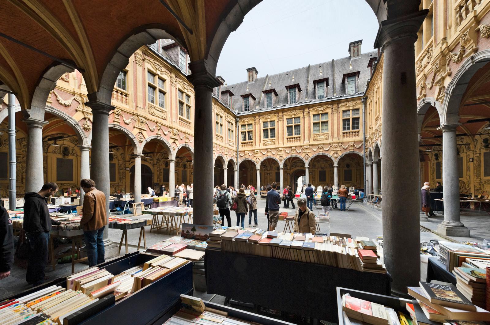 Lille : la vieille bourse _ C2PCKE