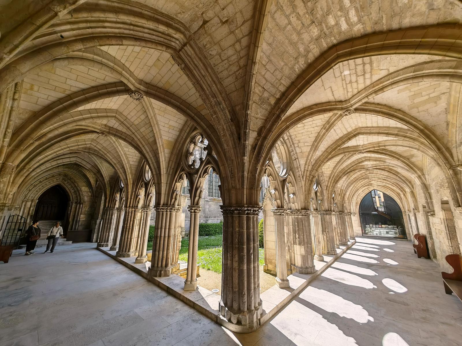 Soissons : musée d'art et d'histoire Saint Léger, cloître de l'ancienne abbaye 01