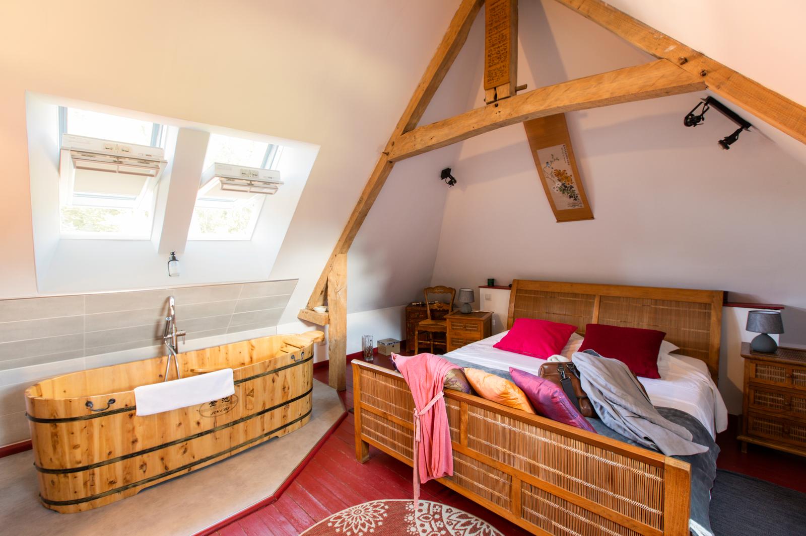 Estrée-Wamin : chambre du Moulin Sainte-Marie 01