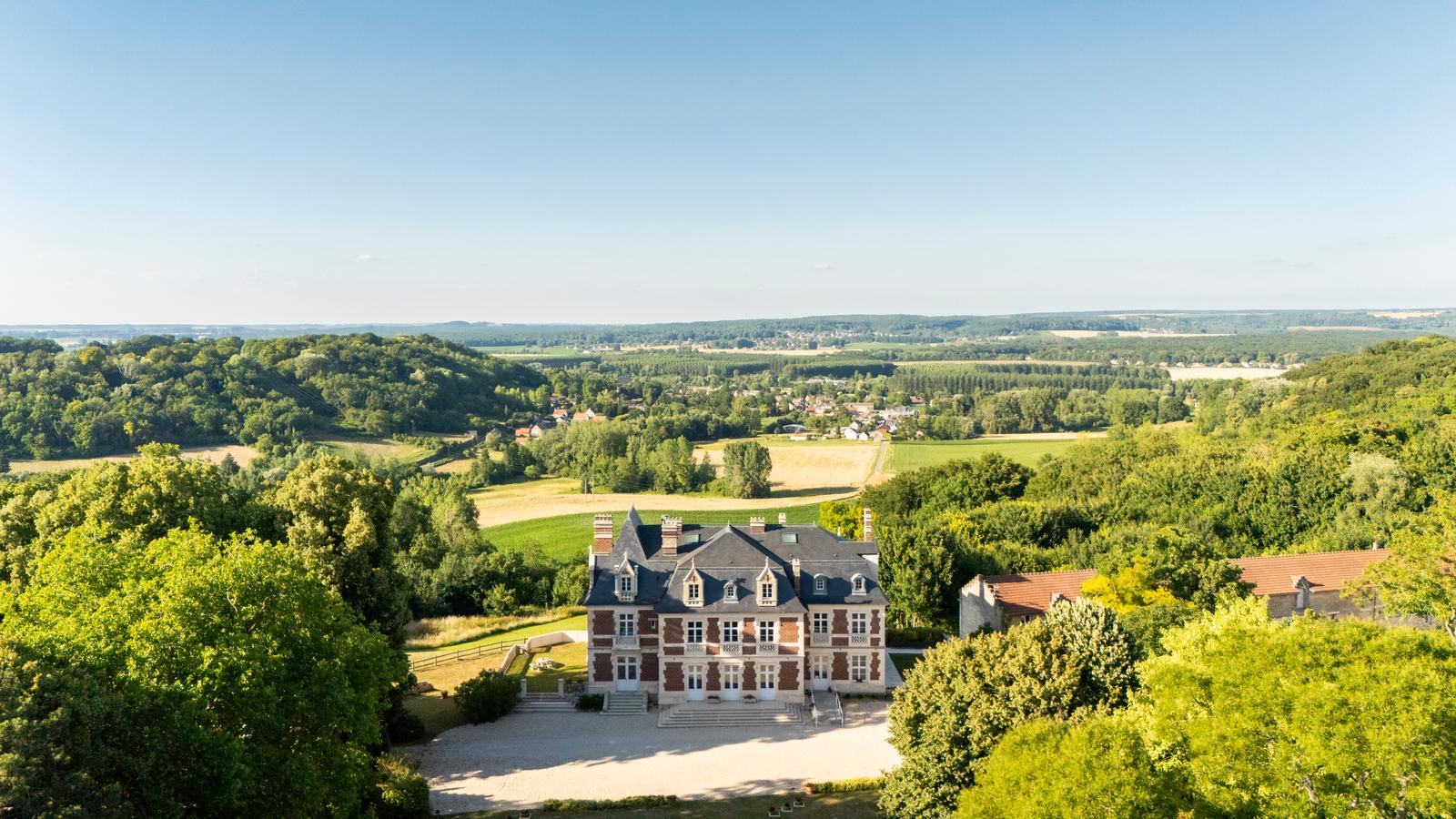 Guny : Château du Mont de Guny 31