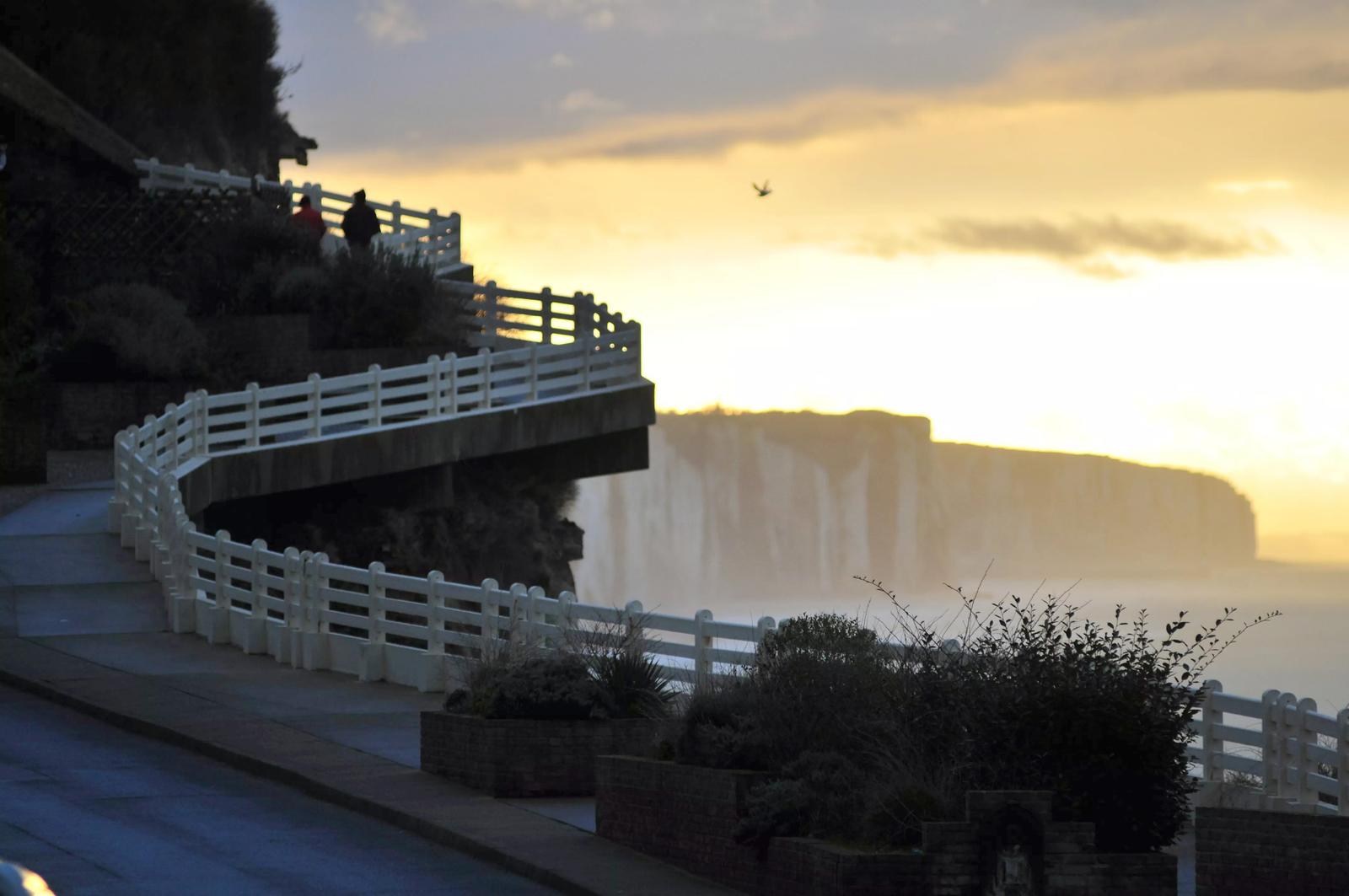  Mers-les-Bains : coucher de soleil sur les falaises