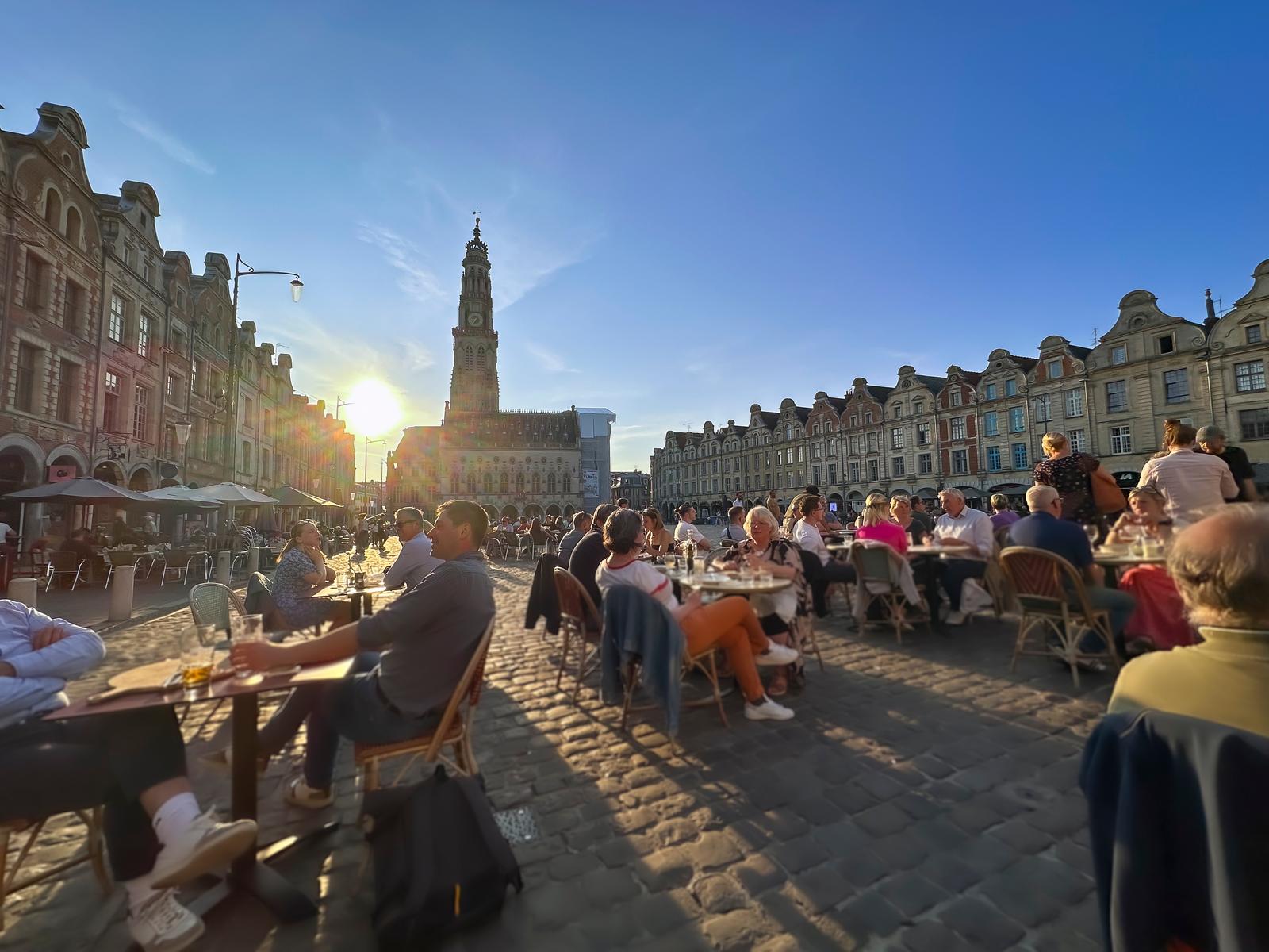 Arras : les places et leurs terrasses  02