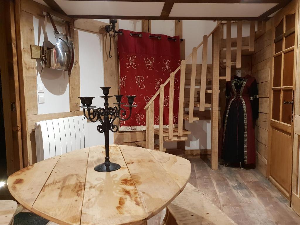 Pierrefonds : Coeur de la Forêt : Tour médiévale 10