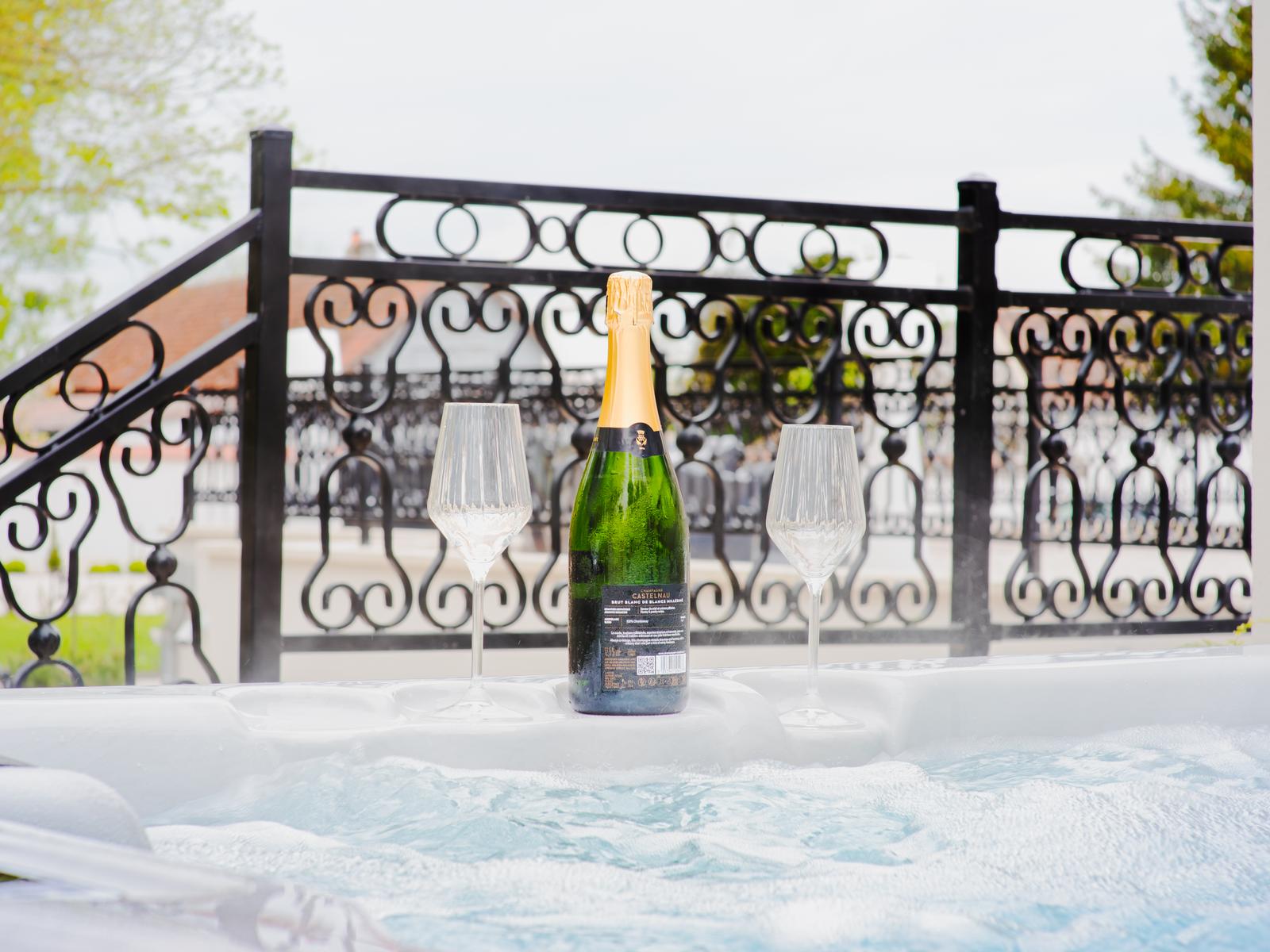 Mérélessart : Château d'Héloïse  01