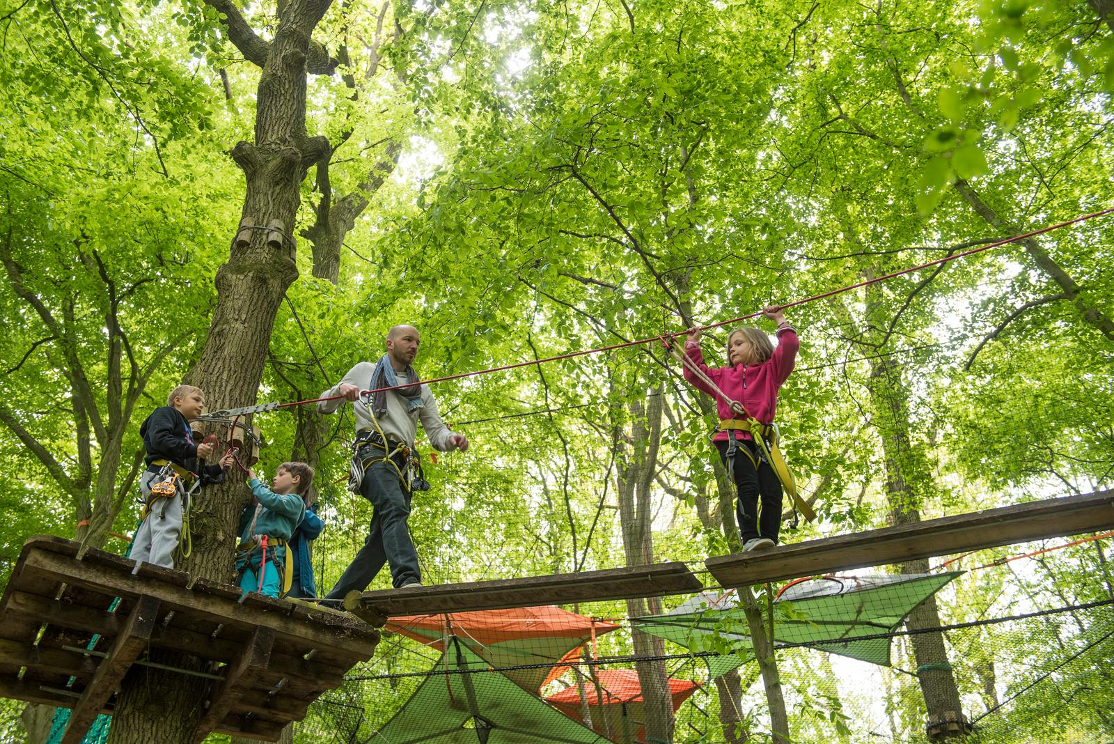 Ailly-sur-Noye : parc de loisirs Terrains d'Aventure 78