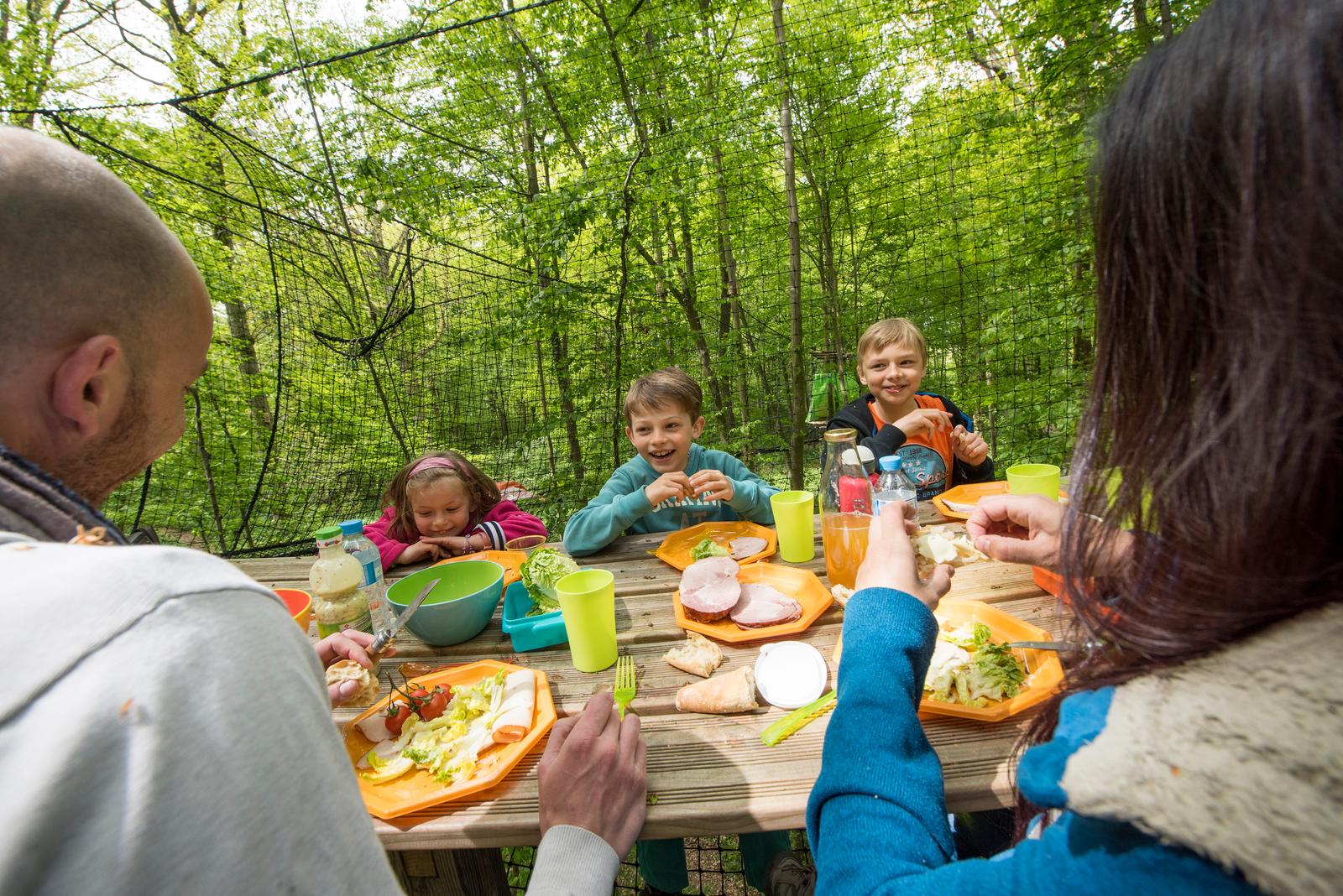 Ailly-sur-Noye : parc de loisirs Terrains d'Aventure 72