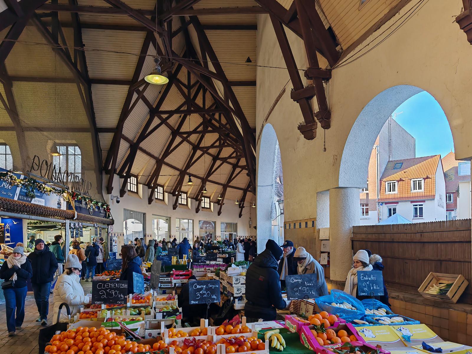 Le Touquet : étals du marché en hiver