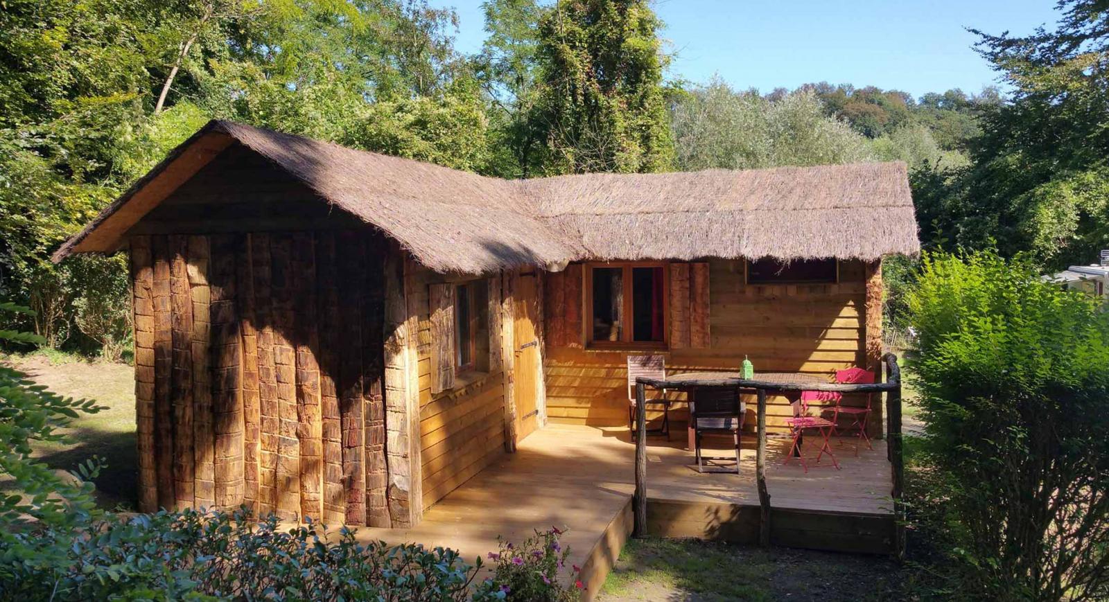 Pierrefonds : le coeur de la forêt - cabane trappeur droite 